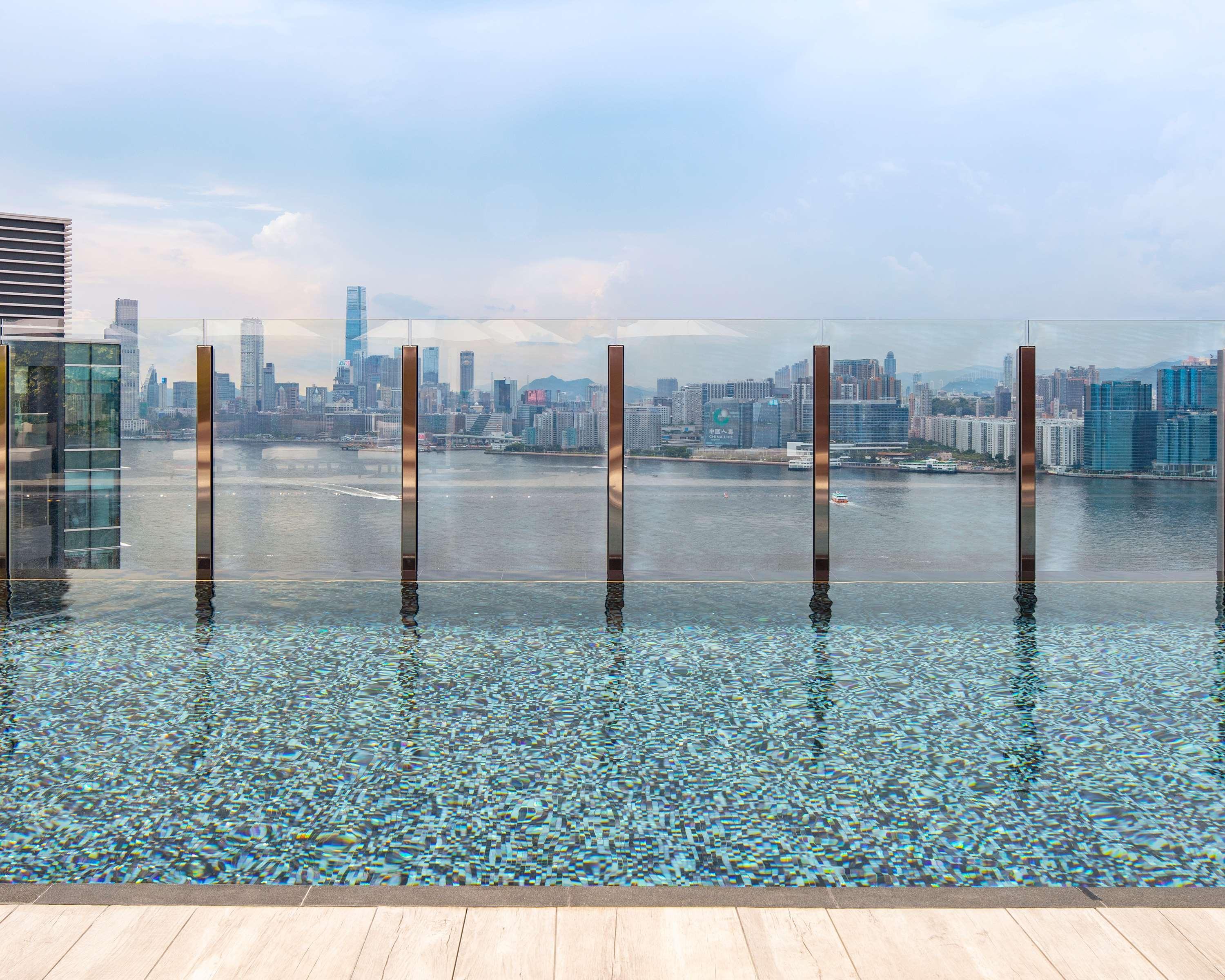 Hyatt Centric Victoria Harbour Hotell Hongkong Exteriör bild